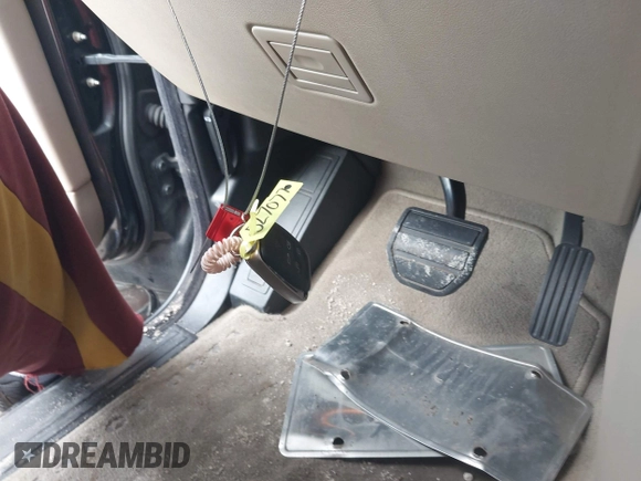 2010 Land Rover LR4 Lux z VIN SALAK2D40AA527077, wystawiony jako IAAI lot #42442435 z przebiegiem 185 194 mil mil oraz . Historia ofert i sprzedaży dostępna na DreamBid. Obrazek 11.