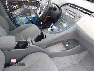 2011 Toyota Prius I z VIN JTDKN3DUXB0251796, wystawiony jako IAAI lot #42415321 z przebiegiem 250 239 mil mil oraz . Historia ofert i sprzedaży dostępna na DreamBid. Obrazek 5.