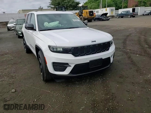 2024 Jeep Grand Cherokee Altitude X with VIN 1C4RJHAG4RC247791, listed as a Copart auction lot 58950805 with 10,467 mi miles and Salvage title. Bid and sale history available at DreamBid. Image 13.
