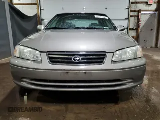 2001 Toyota Camry CE with VIN 4T1BG22K11U056470, listed as a Copart auction lot 53506575 with 143,578 mi miles and Clean Title. Bid and sale history available at carsss.com. Image 5.