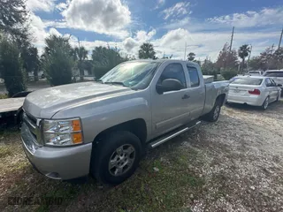 2008 Chevrolet Silverado 1500 LT w/2LT with VIN 2GCEC19J681272454, listed as a Copart auction lot 87048984 with 225,540 mi miles and Clean Title. Bid and sale history available at carsss.com. Image 2.