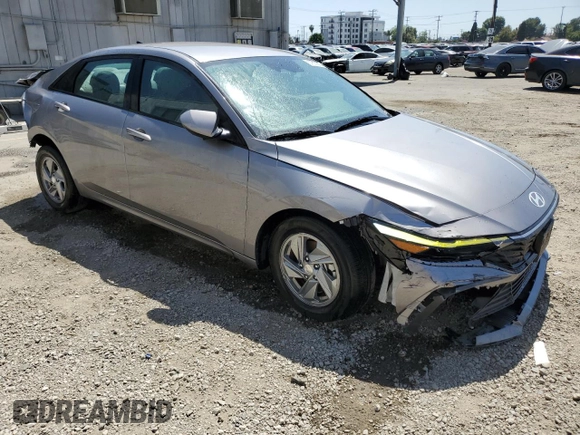 2024 Hyundai Elantra SE z VIN KMHLL4DG1RU656423, wystawiony jako Copart lot #57877595 z przebiegiem 26 797 mil mil oraz Czysty tytuł • Clean title. Historia ofert i sprzedaży dostępna na DreamBid. Obrazek 4.