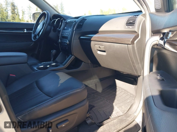 2013 Kia Sorento EX with VIN 5XYKUDA64DG357348, listed as a IAAI auction lot 42074290 with 113,703 mi miles. Bid and sale history available at carsss.com. Image 5.