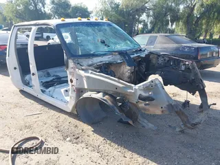 2005 Ford F-350 z VIN 1FDSW34P05EC95736, wystawiony jako IAAI lot #41988078 z przebiegiem Nie podano mil oraz . Historia ofert i sprzedaży dostępna na DreamBid. Obrazek 1.