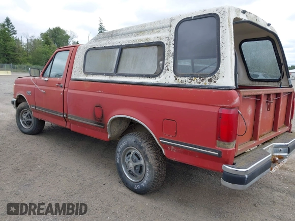 1990 Ford F-150 z VIN 1FTEF14N1LPA97317, wystawiony jako IAAI lot #42390606 z przebiegiem 88 109 mil mil oraz . Historia ofert i sprzedaży dostępna na DreamBid. Obrazek 3.