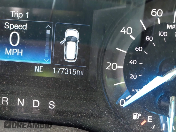 2017 Ford Explorer z VIN 1FM5K7B88HGB27654, wystawiony jako IAAI lot #42702068 z przebiegiem 177 315 mil mil oraz . Historia ofert i sprzedaży dostępna na DreamBid. Obrazek 16.