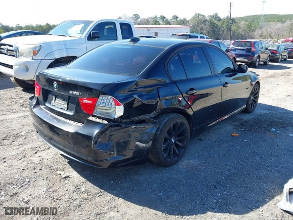 2011 BMW 3 Series 328i with VIN WBAPH7C58BE679574, listed as a IAAI auction lot 41786754 with 170,912 mi miles. Bid and sale history available at carsss.com. Image 4.