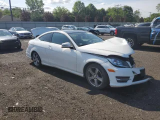 2015 Mercedes-Benz C 250 with VIN WDDGJ4HB0FG389236, listed as a Copart auction lot 58976105 with 93,291 mi miles and Salvage title. Bid and sale history available at DreamBid. Image 4.