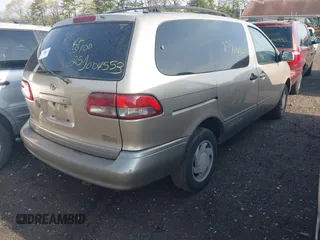 2002 Toyota Sienna LE with VIN 4T3ZF13C42U469088, listed as a IAAI auction lot 42184081 with Not provided miles and . Bid and sale history available at DreamBid. Image 4.