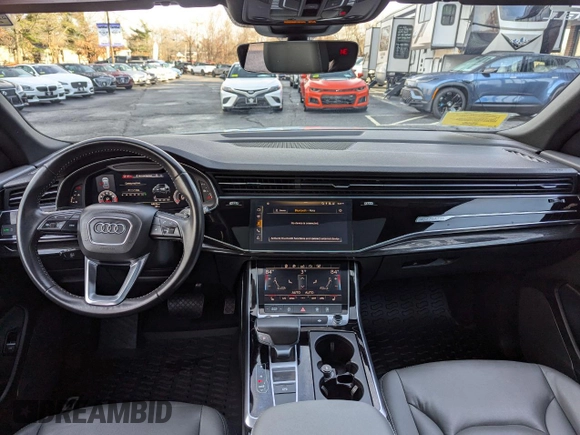 2019 Audi Q8 Premium z VIN WA1AVAF15KD025669, wystawiony jako Copart lot #44674885 z przebiegiem 48 524 mil mil oraz Czysty tytuł • Clean title. Historia ofert i sprzedaży dostępna na DreamBid. Obrazek 9.