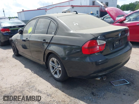 2008 BMW 3 Series 328i z VIN WBAVA37518NL48648, wystawiony jako IAAI lot #42161116 z przebiegiem 198 000 mil mil oraz . Historia ofert i sprzedaży dostępna na DreamBid. Obrazek 3.