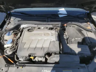 2014 Volkswagen Jetta TDI w/Premium with VIN 3VW3L7AJ2EM392016, listed as a Copart auction lot 69305904 with 111,903 mi miles and Salvage title. Bid and sale history available at DreamBid. Image 11.