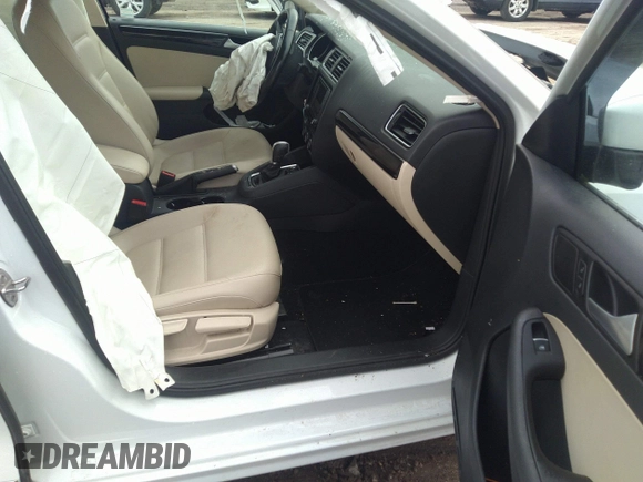2017 Volkswagen Jetta SEL with VIN 3VWL17AJ5HM399651, listed as a IAAI auction lot 39023628 with Not provided miles and . Bid and sale history available at DreamBid. Image 5.