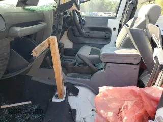 2008 Jeep Wrangler X с VIN 1J4FZ24198L511466, выставлен на аукционе Copart как лот 70196544 с пробегом Не указан миль и Списание • Salvage title. История ставок и продаж доступна на DreamBid. Изображение 7.