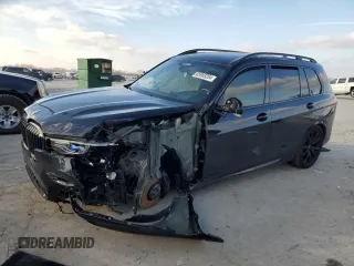 2022 BMW X7 M50i with VIN 5UXCX6C06N9N09065, listed as a Copart auction lot 85983204 with 0 mi miles and Salvage Title. Bid and sale history available at carsss.com. Image 1.