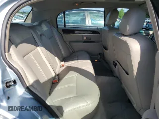 2007 Lincoln Town Car Signature Limited z VIN 1LNHM82W37Y623899, wystawiony jako Copart lot #57691315 z przebiegiem 181 687 mil mil oraz Szkoda całkowita • Salvage title. Historia ofert i sprzedaży dostępna na DreamBid. Obrazek 10.