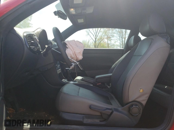2015 Volkswagen Beetle Fleet Edition z VIN 3VWF17AT6FM629001, wystawiony jako Copart lot #54477445 z przebiegiem 87 374 mil mil oraz Szkoda całkowita • Salvage title. Historia ofert i sprzedaży dostępna na DreamBid. Obrazek 7.