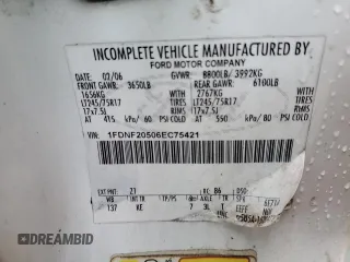 2006 Ford F-250 z VIN 1FDNF20506EC75421, wystawiony jako Copart lot #58069295 z przebiegiem 176 547 mil mil oraz Szkoda całkowita • Salvage title. Historia ofert i sprzedaży dostępna na DreamBid. Obrazek 12.