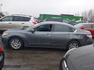 2017 Nissan Altima 2.5 SR with VIN 1N4AL3AP3HC175674, listed as a IAAI auction lot 41833588 with 76,793 mi miles. Bid and sale history available at carsss.com. Image 14.