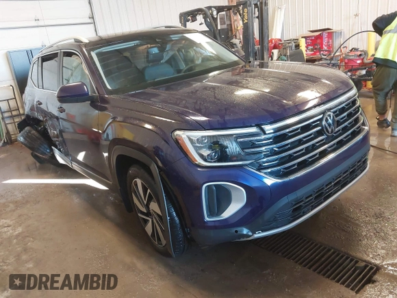 2024 Volkswagen Atlas SEL with VIN 1V2BR2CA0RC543907, listed as a IAAI auction lot 41704653 with 13,549 mi miles and . Bid and sale history available at DreamBid. Image 1.