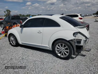 2018 Volkswagen Beetle SE with VIN 3VWJD7AT9JM701884, listed as a Copart auction lot 50260345 with 0 mi miles and Salvage Title. Bid and sale history available at carsss.com. Image 2.