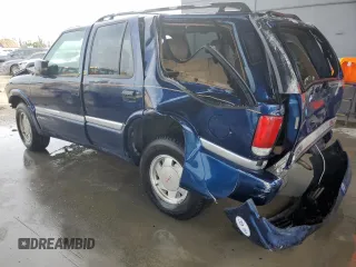 2001 GMC Jimmy SL with VIN 1GKCS13W912211432, listed as a Copart auction lot 73152294 with 190,293 mi miles and Salvage Title. Bid and sale history available at carsss.com. Image 2.