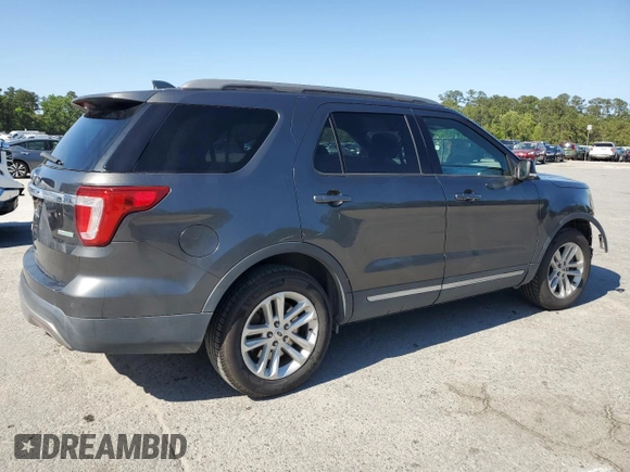 2017 Ford Explorer XLT with VIN 1FM5K7DH1HGE33589, listed as a Copart auction lot 52489785 with 84,577 mi miles and Salvage Title. Bid and sale history available at DreamBid. Image 3.