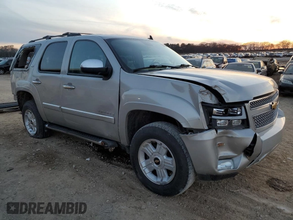 2008 Chevrolet Tahoe 3LT z VIN 1GNFK13068R131003, wystawiony jako Copart lot #46279485 z przebiegiem 203 095 mil mil oraz Szkody całkowita. Historia ofert i sprzedaży dostępna na DreamBid. Obrazek 4.