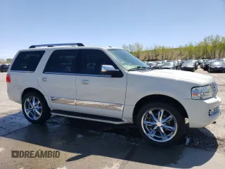 2008 Lincoln Navigator z VIN 5LMFU28558LJ18851, wystawiony jako Copart lot #54992975 z przebiegiem 72 871 mil mil oraz Szkody całkowita. Historia ofert i sprzedaży dostępna na DreamBid. Obrazek 4.