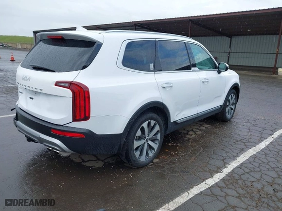 2022 Kia Telluride S with VIN 5XYP6DHC6NG255871, listed as a IAAI auction lot 41894812 with 31,889 mi miles. Bid and sale history available at carsss.com. Image 4.