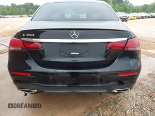 2022 Mercedes-Benz E-Class E 350 with VIN W1KZF8DB1NB084637, listed as a IAAI auction lot 41504750 with 21,046 mi miles. Bid and sale history available at carsss.com. Image 17.