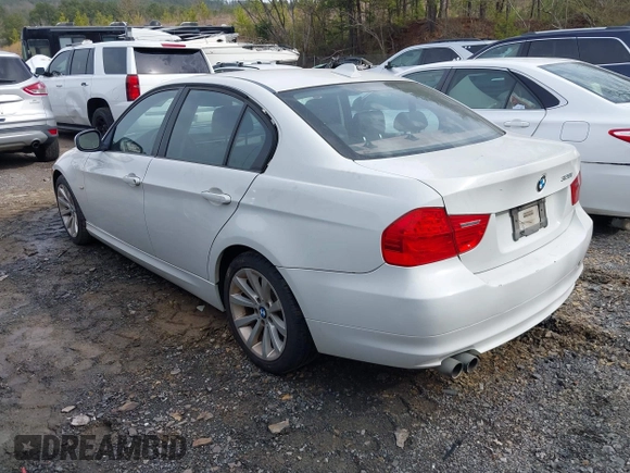 2011 BMW 3 Series 328i with VIN WBAPH7G50BNM55631, listed as a IAAI auction lot 41708771 with 196,086 mi miles. Bid and sale history available at carsss.com. Image 3.