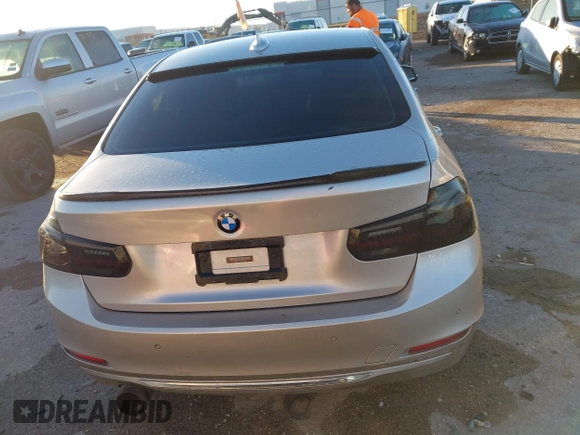2014 BMW 3 Series 328i z VIN WBA3A5C58EF605769, wystawiony jako IAAI lot #41196374 z przebiegiem 154 225 mil mil oraz . Historia ofert i sprzedaży dostępna na DreamBid. Obrazek 16.
