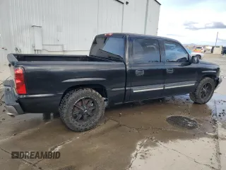 2005 Chevrolet Silverado 1500 LS with VIN 2GCEC13T551223784, listed as a Copart auction lot 51628235 with 131,773 mi miles and Salvage Title. Bid and sale history available at DreamBid. Image 3.