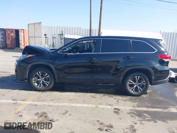 2018 Toyota Highlander LE with VIN 5TDZZRFH3JS252287, listed as a IAAI auction lot 42216207 with 104,340 mi miles and . Bid and sale history available at DreamBid. Image 14.