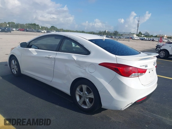 2013 Hyundai Elantra GS z VIN KMHDH6AEXDU022461, wystawiony jako IAAI lot #42351335 z przebiegiem 160 697 mil mil oraz . Historia ofert i sprzedaży dostępna na DreamBid. Obrazek 3.