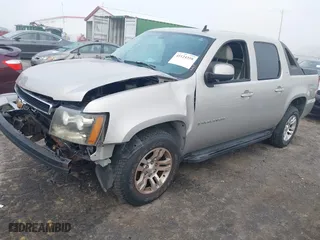 2007 Chevrolet Avalanche LT w/3LT with VIN 3GNEK12327G111627, listed as a IAAI auction lot 41124359 with 147,918 mi miles. Bid and sale history available at carsss.com. Image 18.