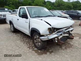 1998 Nissan Frontier XE z VIN 1N6DD21SXWC334865, wystawiony jako IAAI lot #42060479 z przebiegiem Nie podano mil oraz . Historia ofert i sprzedaży dostępna na DreamBid. Obrazek 1.