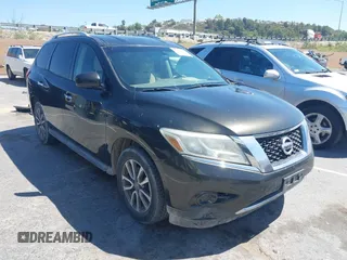 2015 Nissan Pathfinder S z VIN 5N1AR2MN0FC660554, wystawiony jako IAAI lot #42099968 z przebiegiem 175 788 mil mil oraz . Historia ofert i sprzedaży dostępna na DreamBid. Obrazek 1.