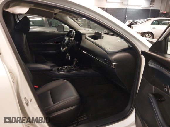 2021 Mazda CX-30 Preferred z VIN 3MVDMBCL2MM210902, wystawiony jako IAAI lot #42522203 z przebiegiem 42 995 mil mil oraz . Historia ofert i sprzedaży dostępna na DreamBid. Obrazek 5.