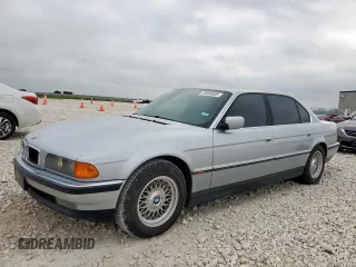1998 BMW 7 Series 740iL z VIN WBAGJ8325WDM23145, wystawiony jako Copart lot #59568805 z przebiegiem 97 437 mil mil oraz Czysty tytuł • Clean title. Historia ofert i sprzedaży dostępna na DreamBid. Obrazek 1.