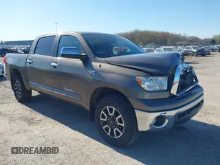2013 Toyota Tundra z VIN 5TFDW5F11DX284846, wystawiony jako IAAI lot #42199103 z przebiegiem 229 535 mil mil oraz . Historia ofert i sprzedaży dostępna na DreamBid. Obrazek 1.