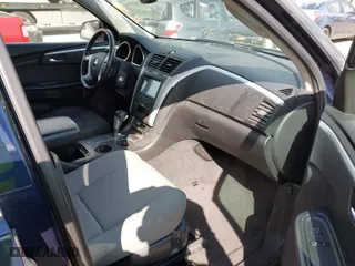 2010 Chevrolet Traverse LT w/1LT with VIN 1GNLRFEDXAS140202, listed as a IAAI auction lot 41953794 with 163,878 mi miles. Bid and sale history available at carsss.com. Image 5.