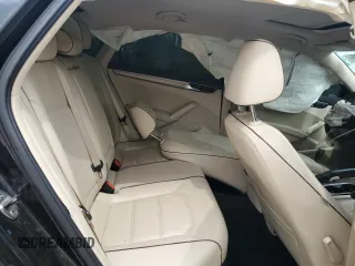 2017 Volkswagen Passat SE z VIN 1VWBT7A39HC030560, wystawiony jako Copart lot #55443585 z przebiegiem 125 397 mil mil oraz Szkoda całkowita • Salvage title. Historia ofert i sprzedaży dostępna na DreamBid. Obrazek 10.
