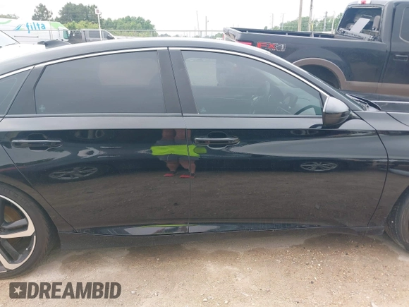 2022 Honda Accord Sport SE with VIN 1HGCV1F46NA015698, listed as a IAAI auction lot 42183378 with 56,082 mi miles and . Bid and sale history available at DreamBid. Image 14.