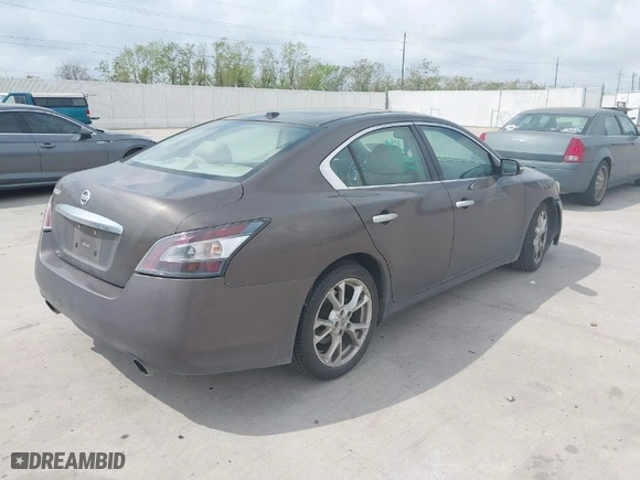 2014 Nissan Maxima 3.5 S with VIN 1N4AA5AP6EC443100, listed as a IAAI auction lot 41886567 with 197,734 mi miles. Bid and sale history available at carsss.com. Image 4.