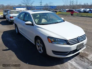 2012 Volkswagen Passat SE with VIN 1VWBP7A3XCC039314, listed as a IAAI auction lot 41741077 with 169,305 mi miles. Bid and sale history available at carsss.com. Image 1.
