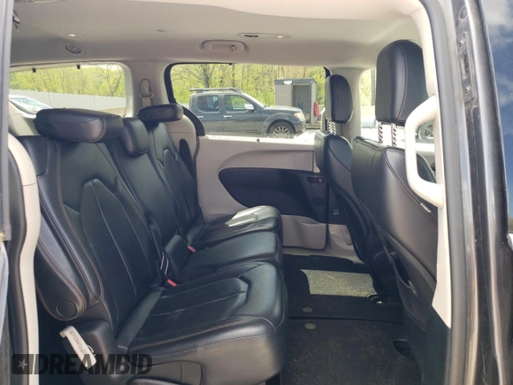2018 Chrysler Pacifica Touring L with VIN 2C4RC1BG6JR124425, listed as a Copart auction lot 56132055 with 89,575 mi miles and Salvage Title. Bid and sale history available at DreamBid. Image 11.