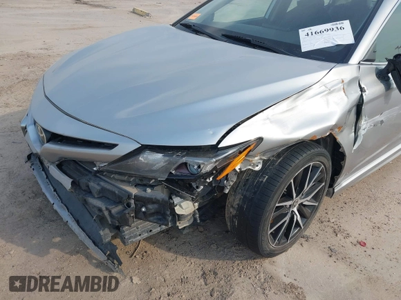 2021 Toyota Camry SE Nightshade with VIN 4T1G11AK7MU414517, listed as a IAAI auction lot 41669936 with 153,580 mi miles. Bid and sale history available at carsss.com. Image 6.