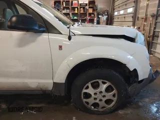 2004 Saturn VUE V6 with VIN 5GZCZ534X4S810971, listed as a IAAI auction lot 41644628 with 206,405 mi miles. Bid and sale history available at carsss.com. Image 19.